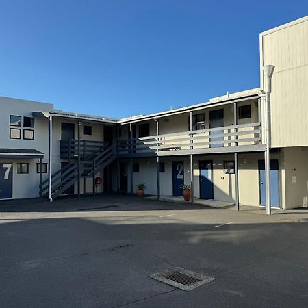 Wrights By The Sea Motel Paraparaumu Exterior photo
