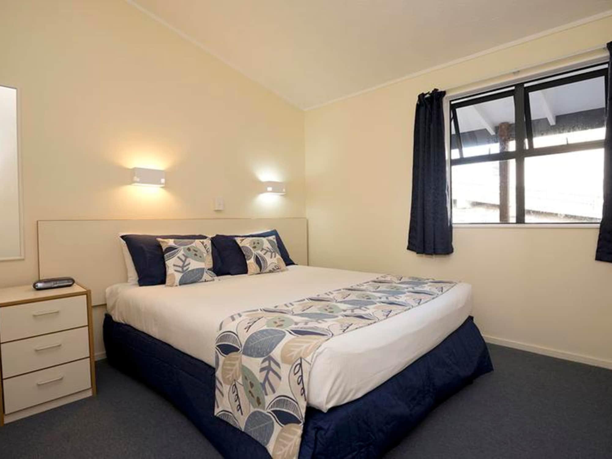 Wrights By The Sea Motel Paraparaumu Exterior photo