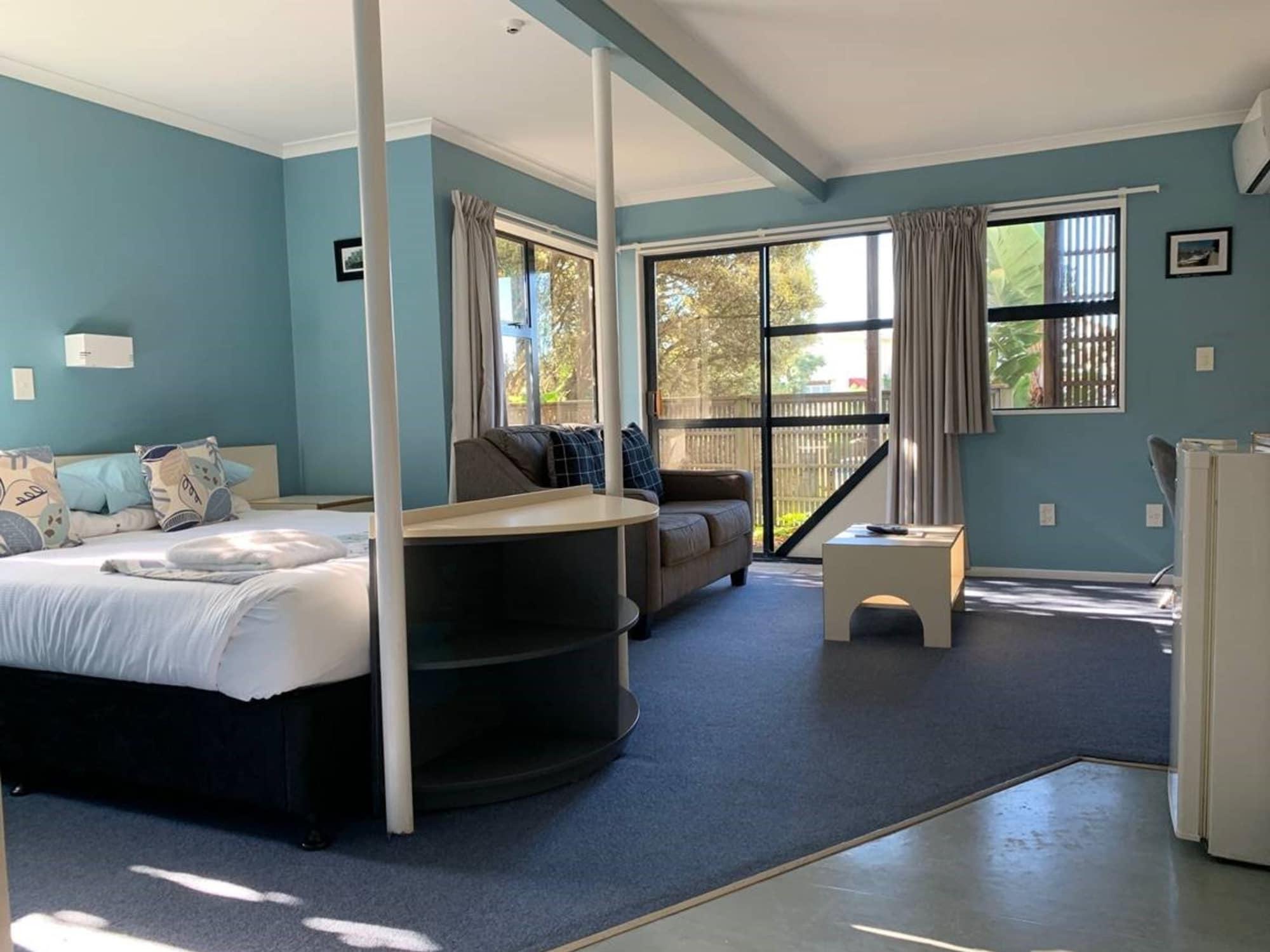 Wrights By The Sea Motel Paraparaumu Exterior photo
