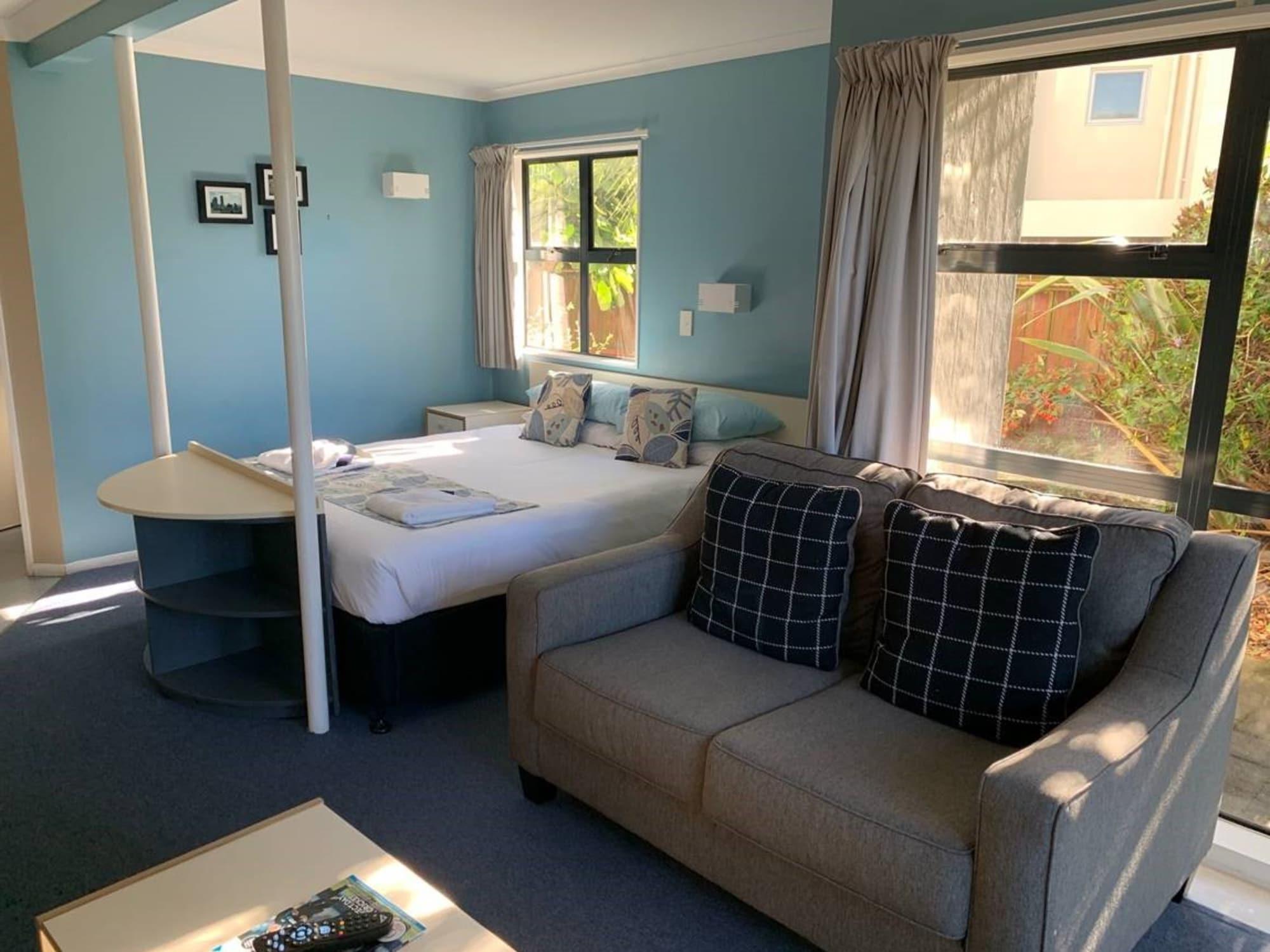 Wrights By The Sea Motel Paraparaumu Exterior photo