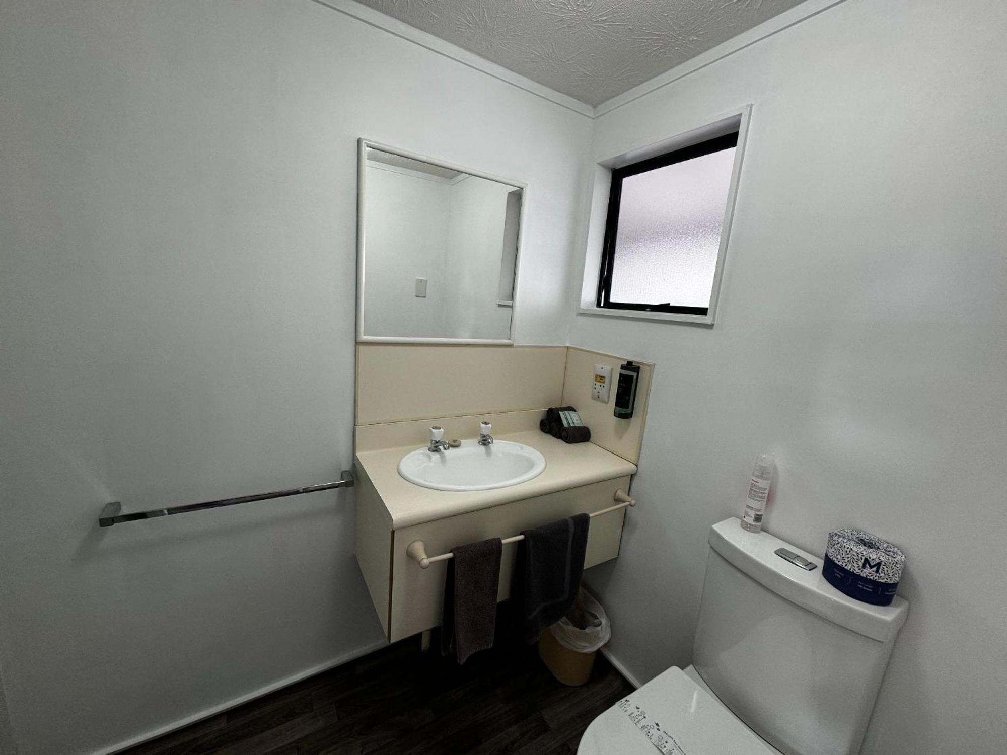 Wrights By The Sea Motel Paraparaumu Exterior photo