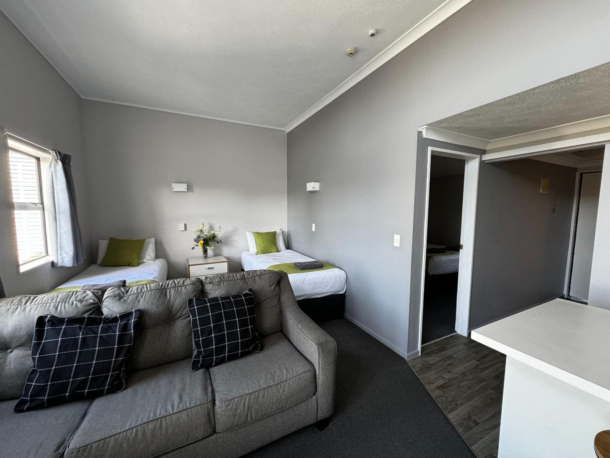 Wrights By The Sea Motel Paraparaumu Exterior photo