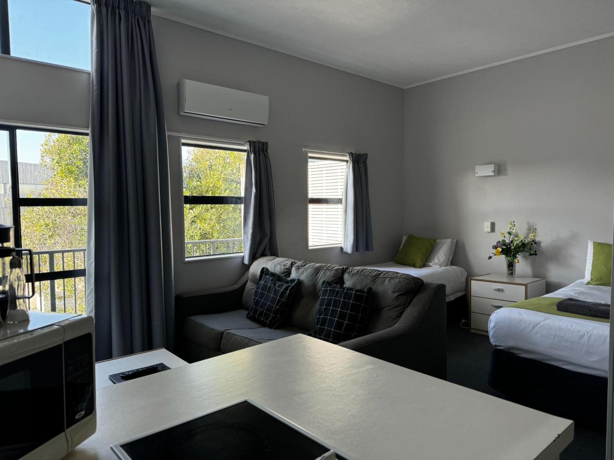 Wrights By The Sea Motel Paraparaumu Exterior photo