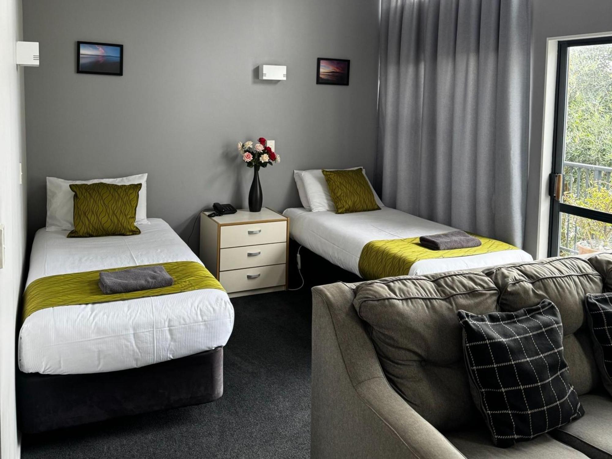 Wrights By The Sea Motel Paraparaumu Exterior photo