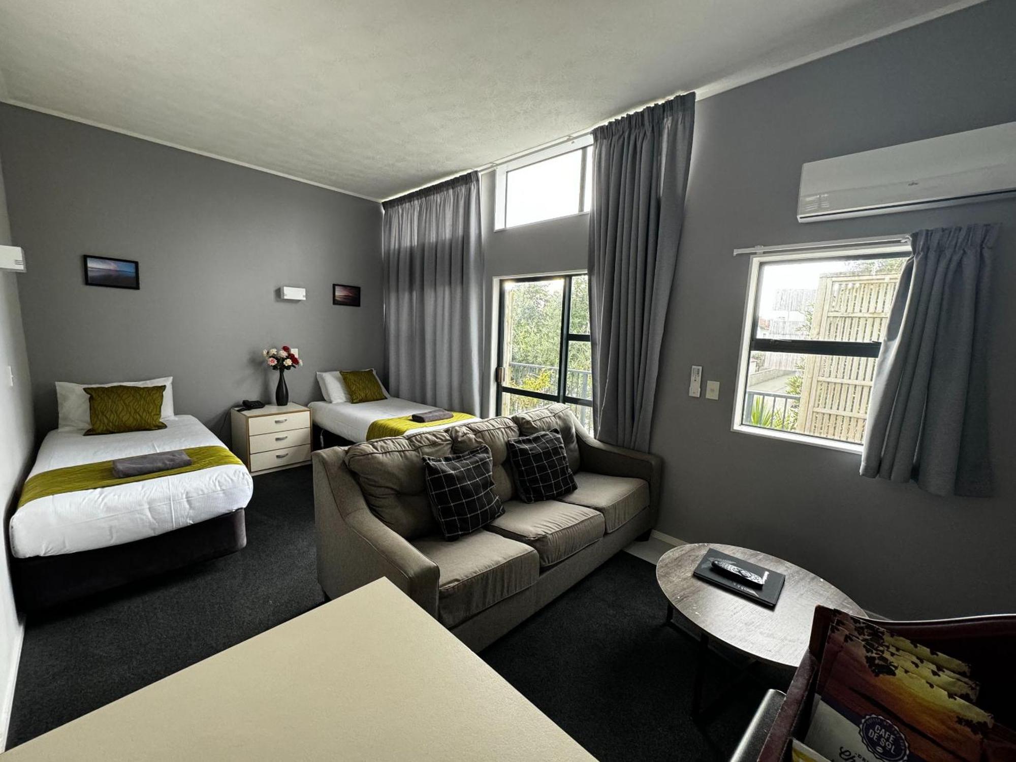 Wrights By The Sea Motel Paraparaumu Exterior photo