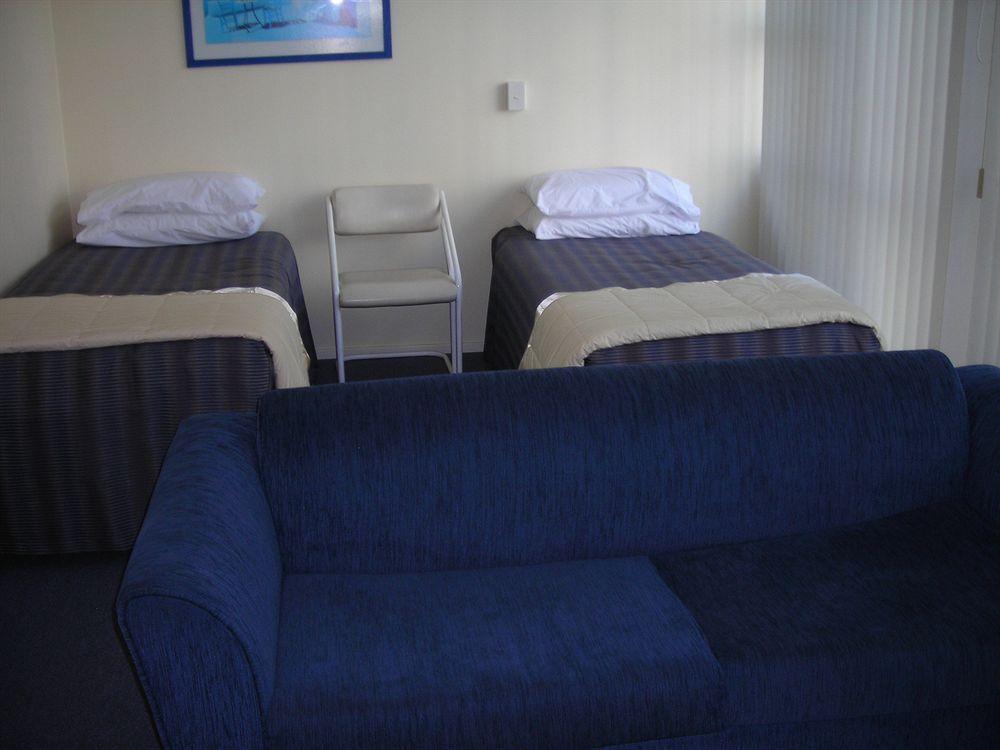 Wrights By The Sea Motel Paraparaumu Exterior photo