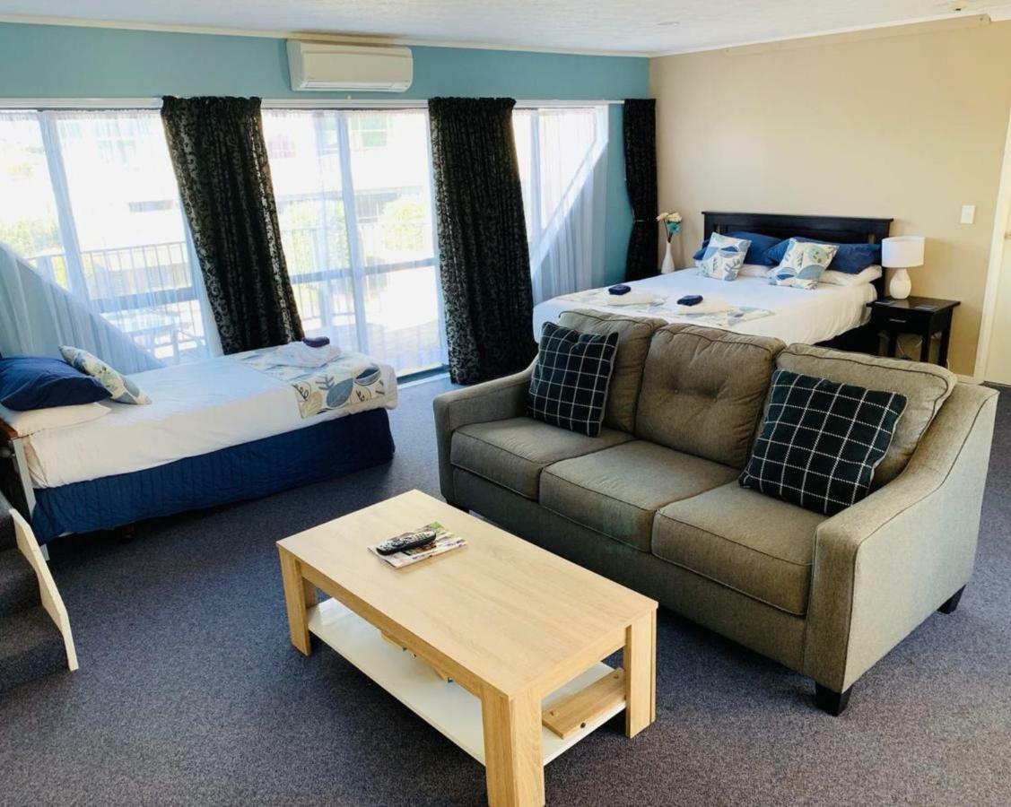 Wrights By The Sea Motel Paraparaumu Exterior photo