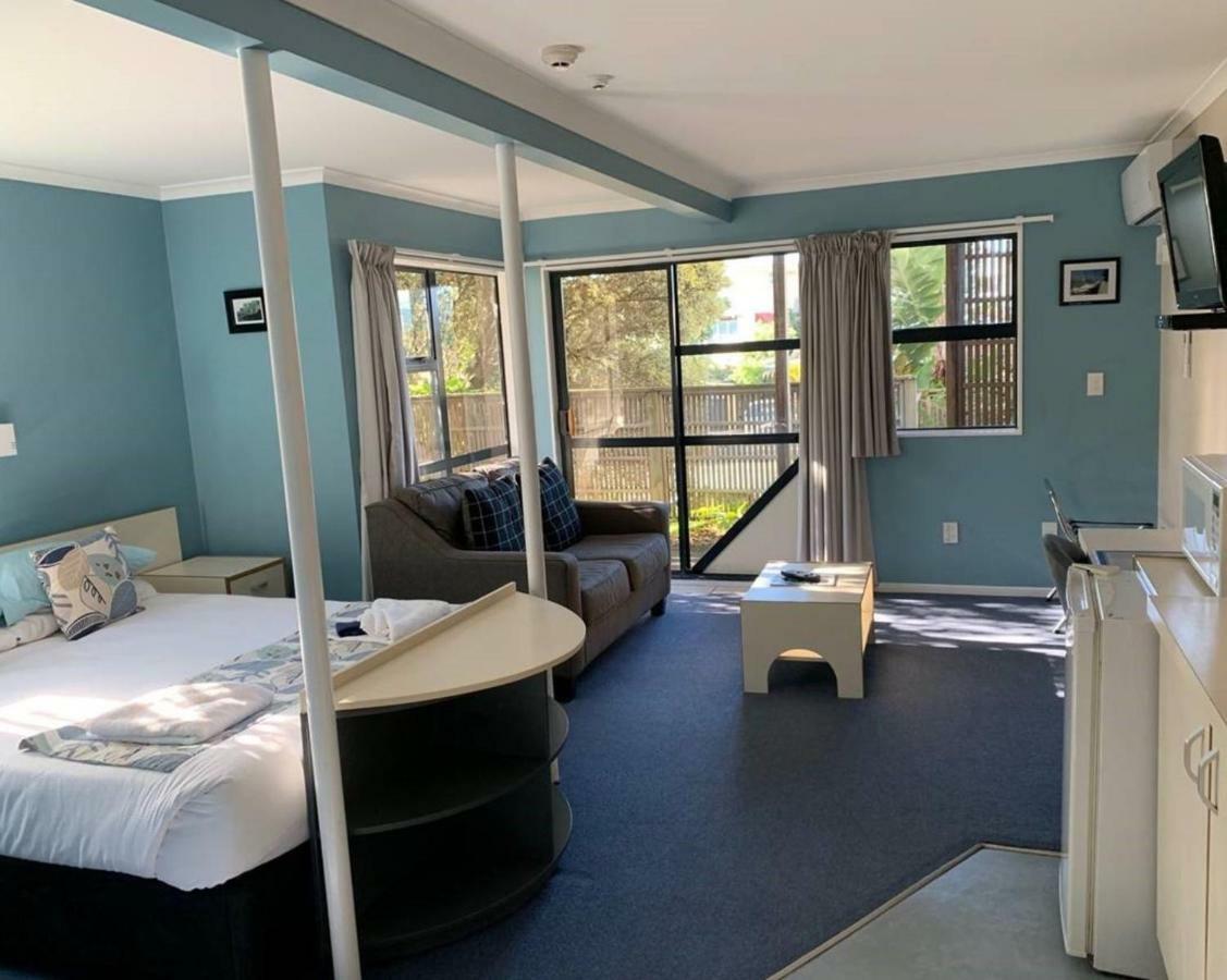Wrights By The Sea Motel Paraparaumu Exterior photo